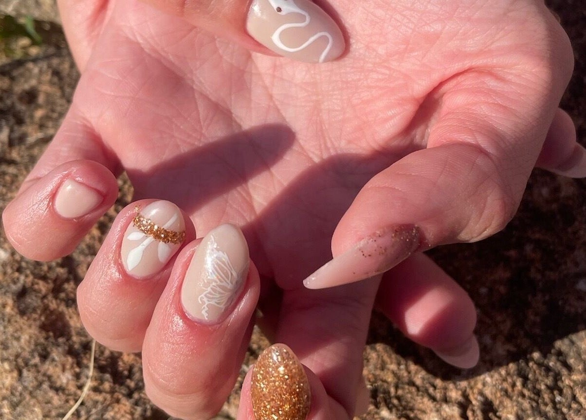 Nail art élégant chez Nails by Lucile à Cruzilles-lès-Mépillat, Auvergne-Rhône-Alpes, FR.