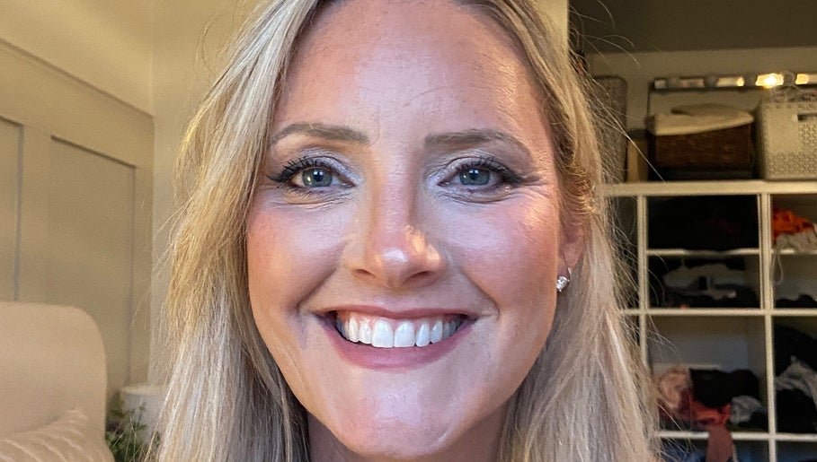 Beautifully applied makeup by Makeupbylizzierose in Waldridge, England, GB highlighting a radiant smile.