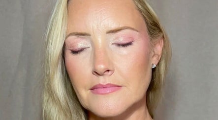 Makeupbylizzierose client showcasing soft pink makeup in Waldridge, England, GB.