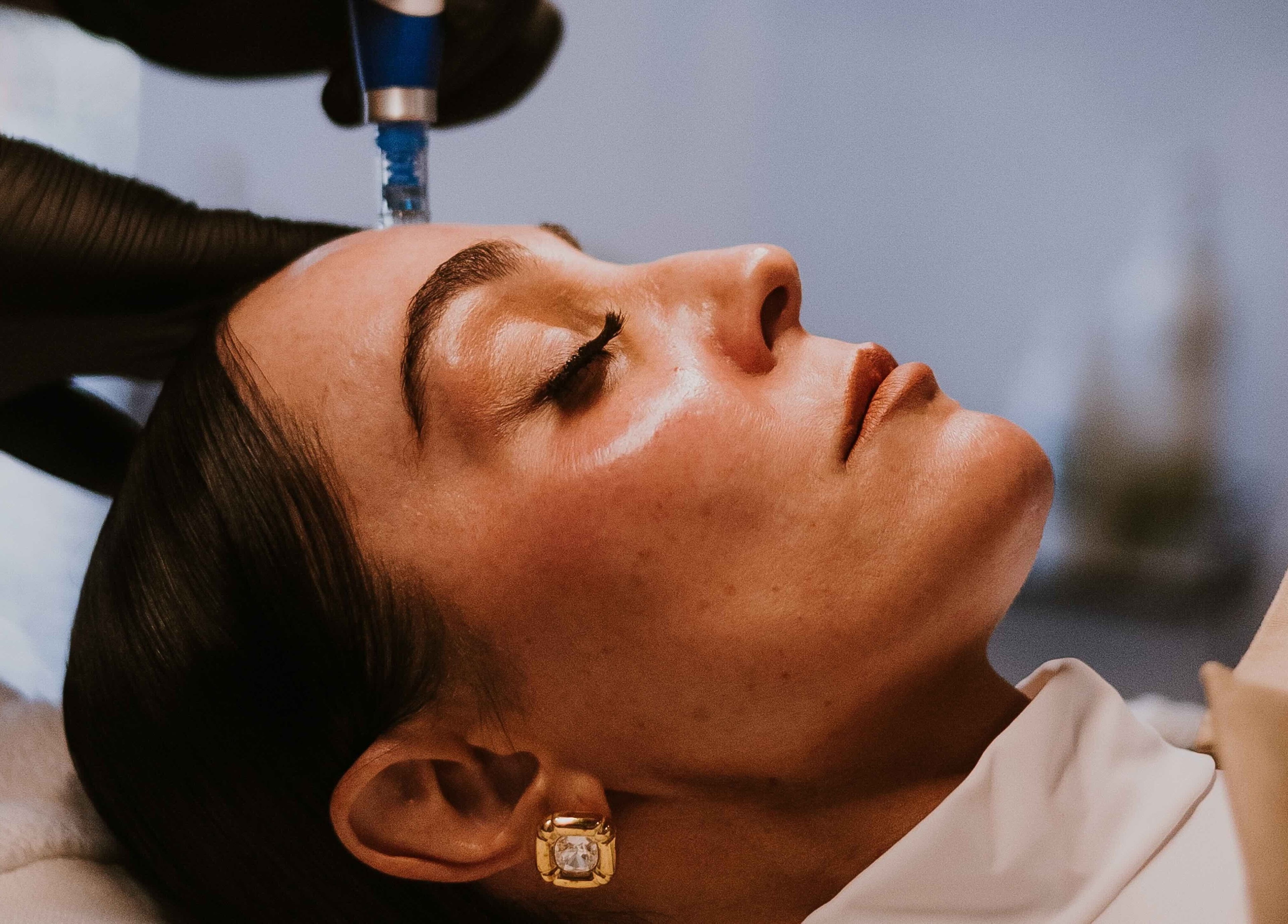 Relaxing facial treatment at Gunther Oliver - Skin Medic in Cape Town, Western Cape, ZA, boosting natural skin glow.