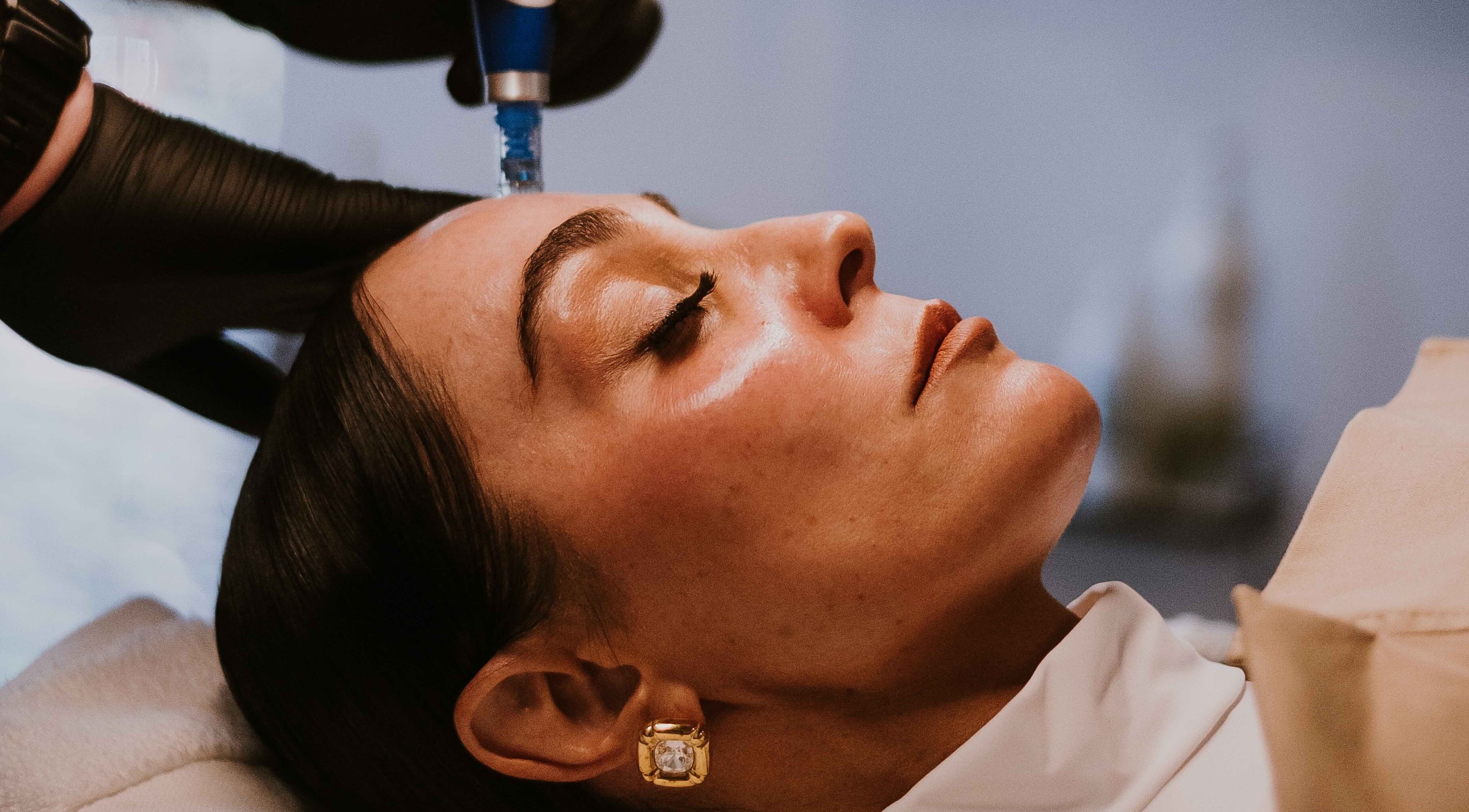 Relaxing facial treatment at Gunther Oliver - Skin Medic in Cape Town, Western Cape, ZA, boosting natural skin glow.