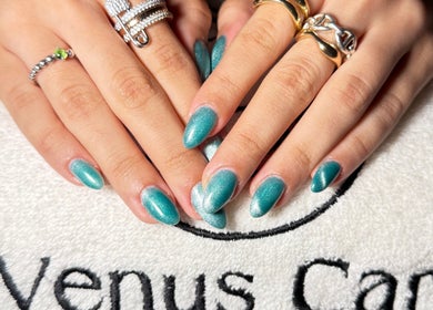 Stylish aqua nails at Dakkat Athiyah, Riyadh, Riyadh Province, SA, showcasing expert nail artistry.