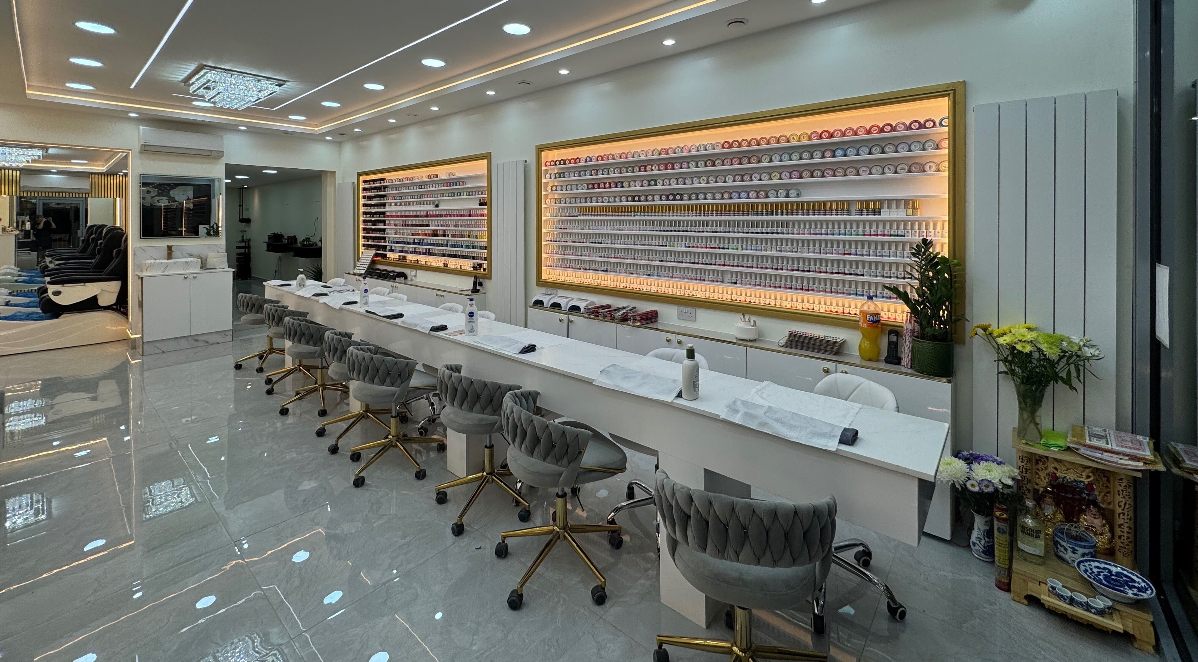 Elegant interior of Nailounge Hounslow, showcasing manicure stations in Hounslow, England, GB.