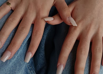 Manucure élégante sur jeans à Witchy Onglerie, Le Havre, Normandie, FR.