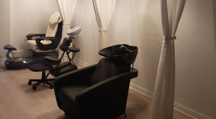 Michelle Hall at LUX Spa - Massage and Wellness image 2