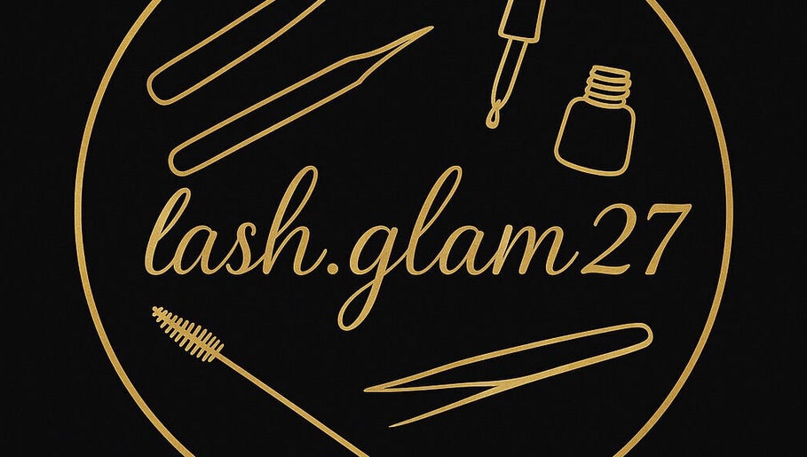 Logo Lash.glam27 en or sur fond noir, Évreux, Normandie, FR, beauté et bien-être.