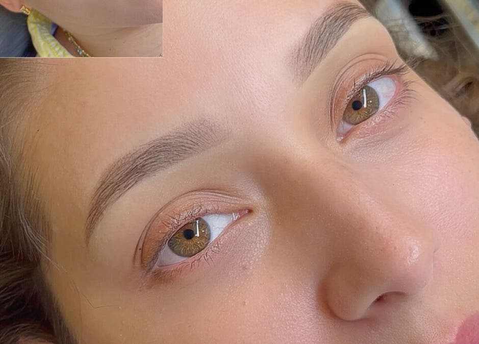 Microblading en Senze Studio, Santo Domingo, Distrito Nacional, DO, resaltando cejas bien definidas.