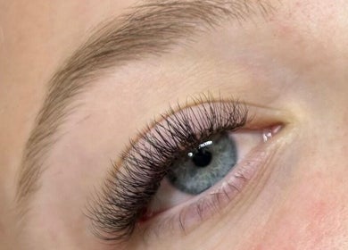 Close-up of expertly styled lashes at Divine Lash Studio, Varsity Lakes, Queensland, AU.