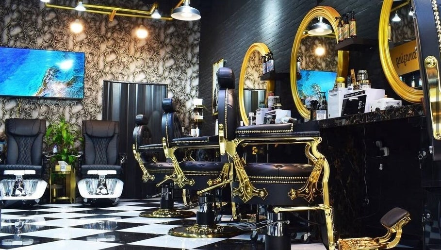 Elegant interior of 700 Gents Salon - Jumeirah in Dubai, Dubai, AE featuring opulent styling chairs and decor.