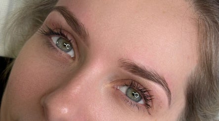 Beautifully shaped eyebrows at Browlines By Em in Welwyn Garden City, England, GB.