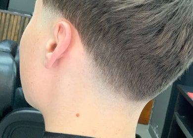 Corte de pelo moderno en Tata Barber Suite, Rosario, Santa Fe, AR.