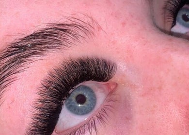 Close-up of detailed eyelash extensions at Chloe Newbold - makeup beauty in Liverpool, England, GB.