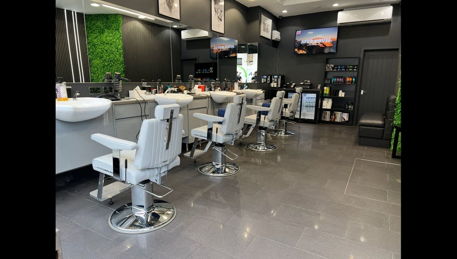 Db Barbers Tooting Bec, London, England, GB features sleek chairs and modern decor for premium grooming services.