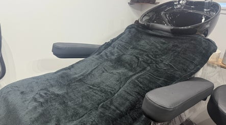 Fauteuil de salon de coiffure confortable à Quantum coiffeure, Montréal, Québec, CA.