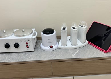 Beauty equipment setup at Aesthetics by Briella in Montego Bay, St. James Parish, JM.