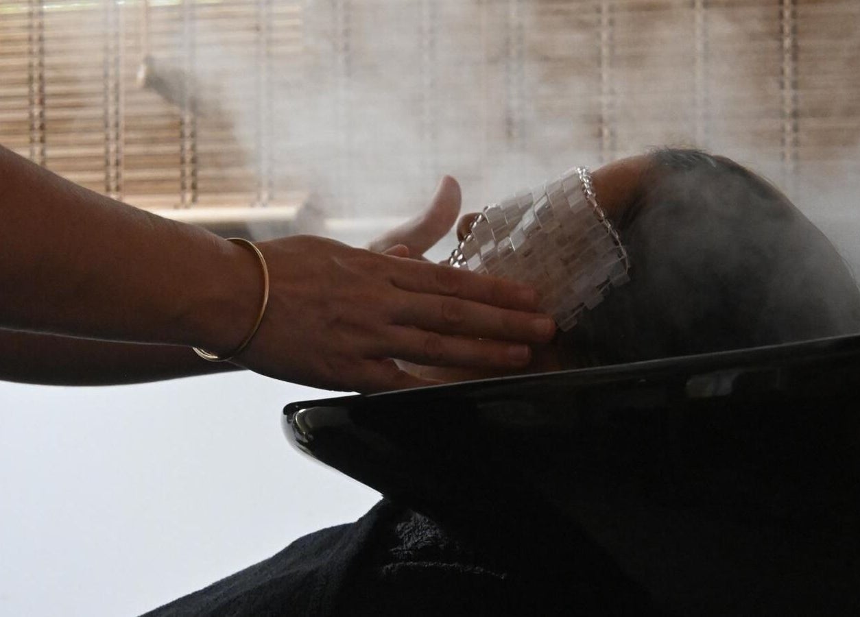 Soin bien-être à L'atelier Prasama, Saint-paul-les-fonts, Occitanie, FR, avec vapeur relaxante.