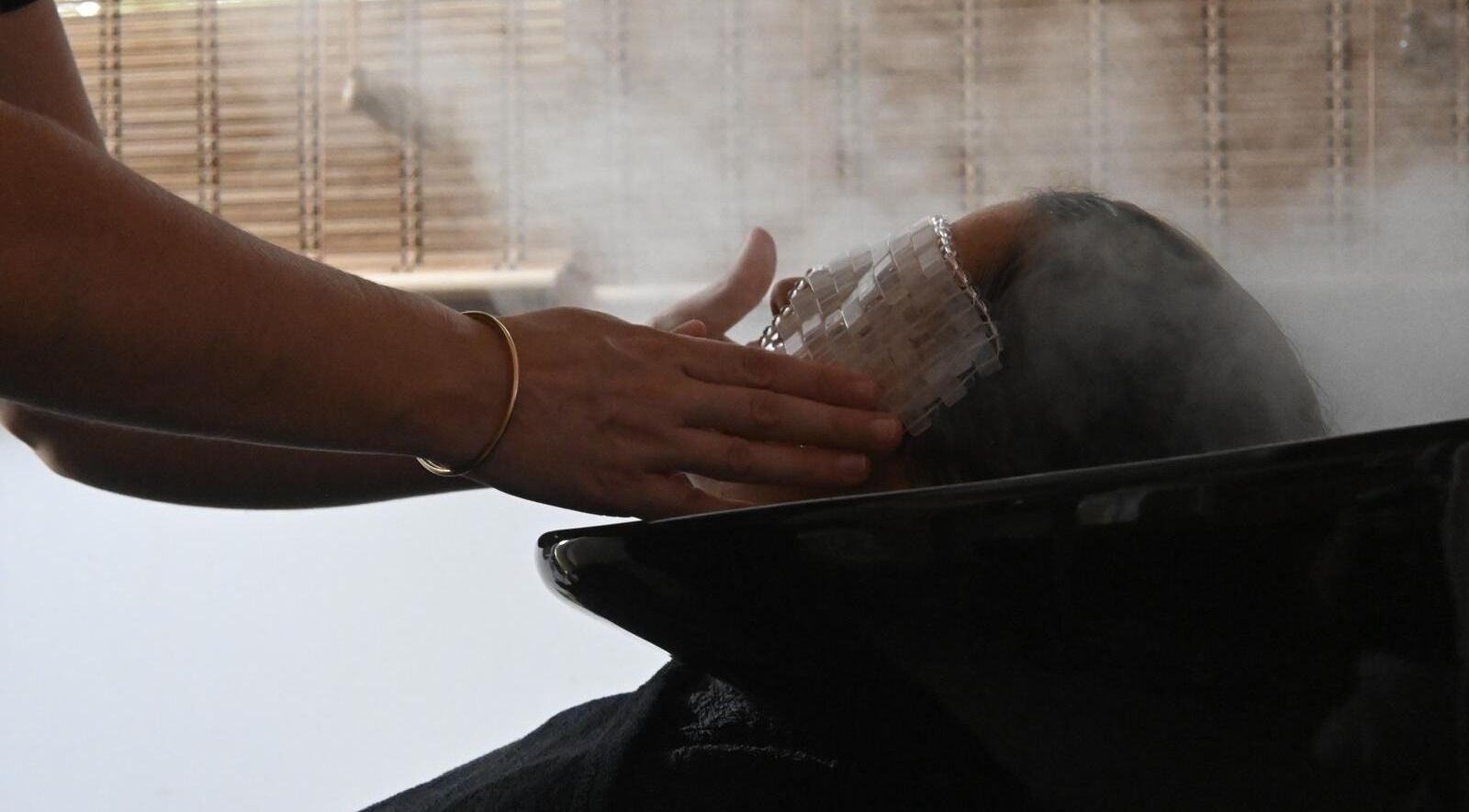 Soin bien-être à L'atelier Prasama, Saint-paul-les-fonts, Occitanie, FR, avec vapeur relaxante.