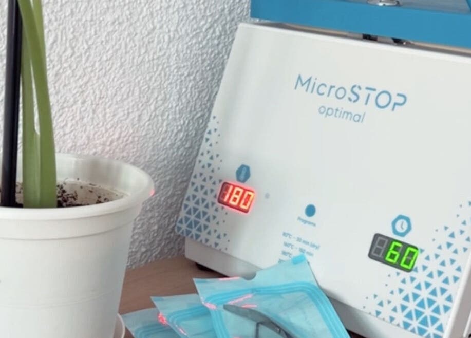 Esterilizador en Venus Acrylic Nails, Granada, Andalucía, ES