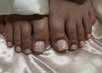 Unhas dos pés bem cuidadas em Janaína Rodrigues | Unhas em Paços de Ferreira, Meixomil, Porto, PT.