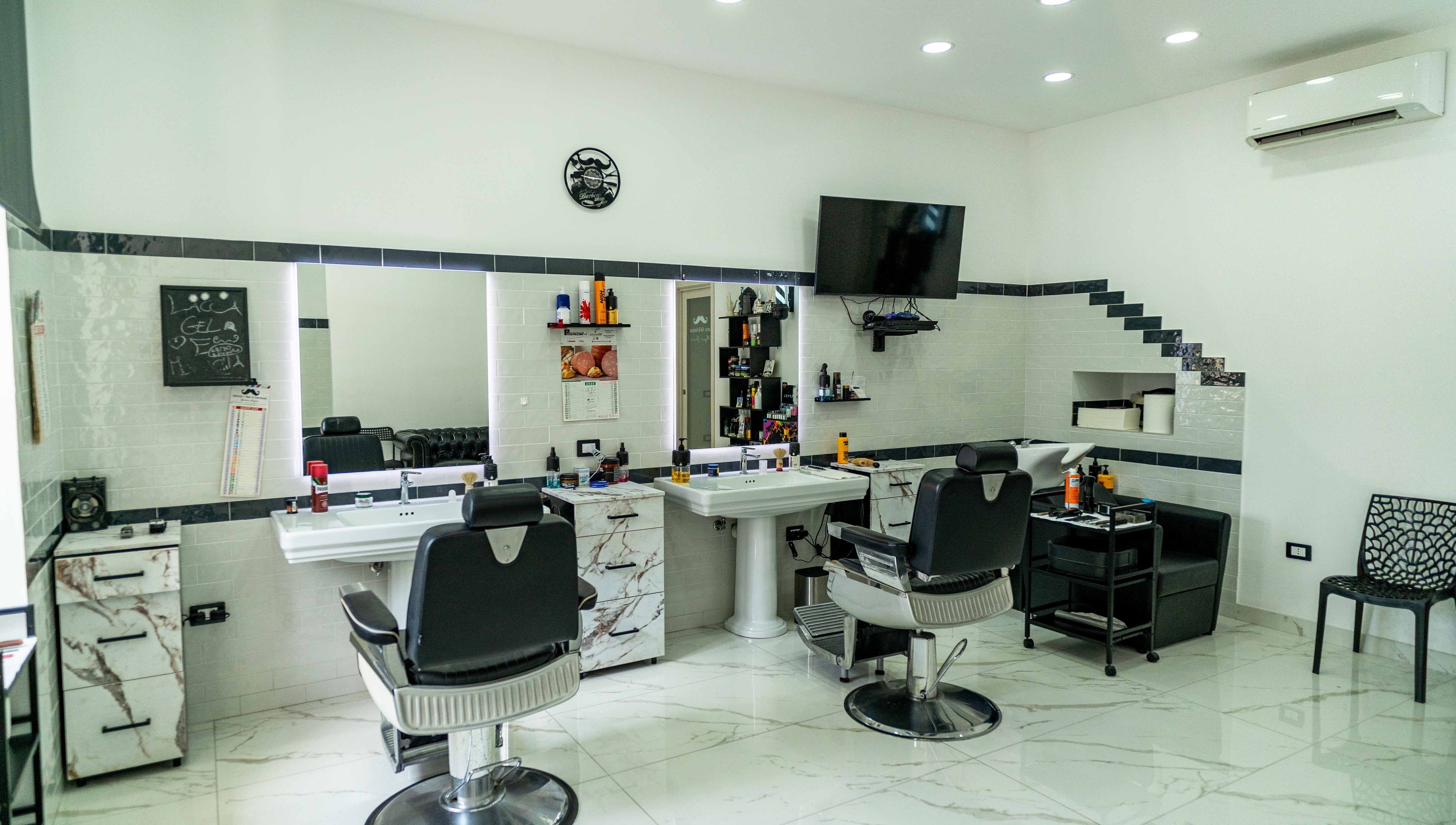 Interno elegante del salone Lacca Gel & Fantasia a Tocco Caudio, Campania, IT.