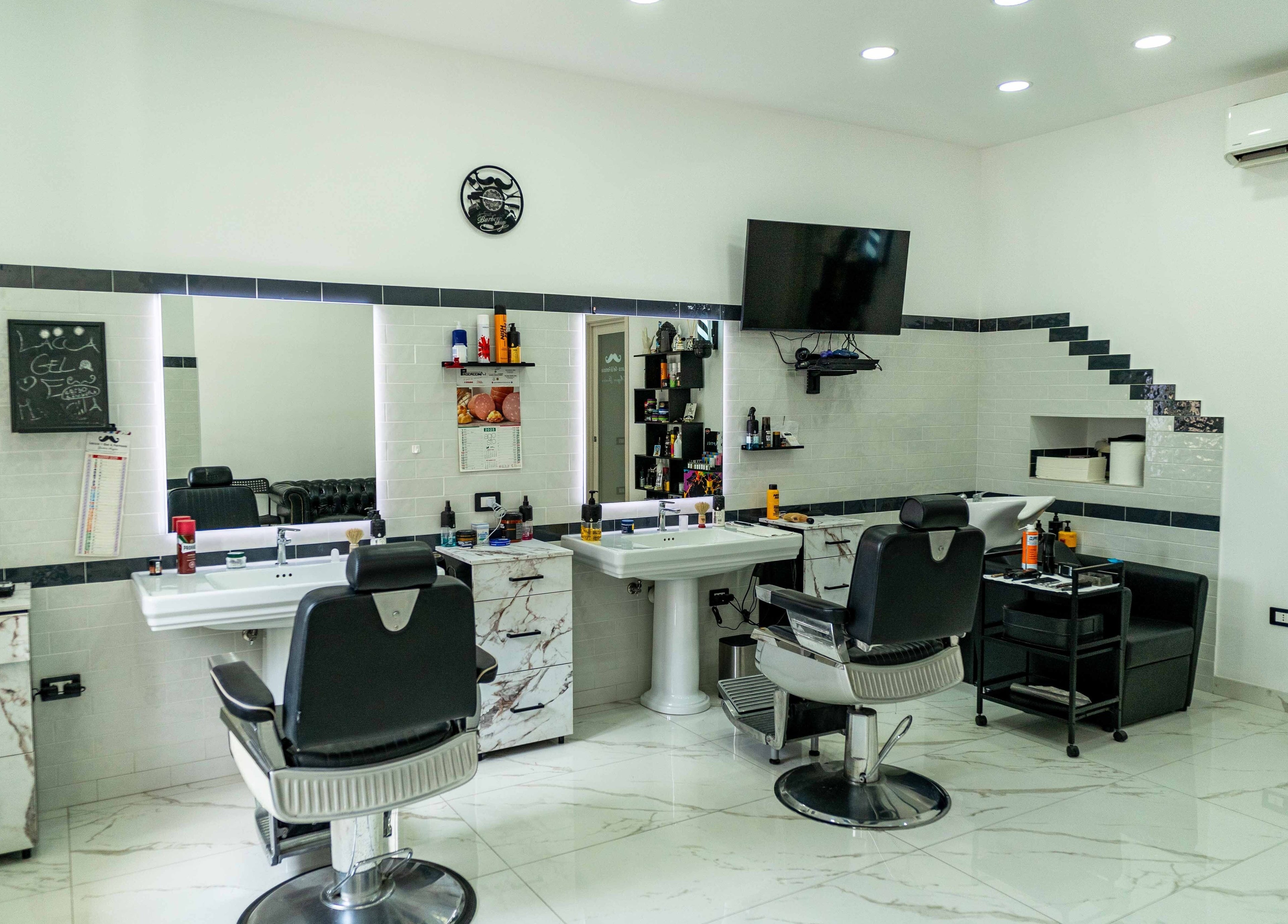 Interno elegante del salone Lacca Gel & Fantasia a Tocco Caudio, Campania, IT.