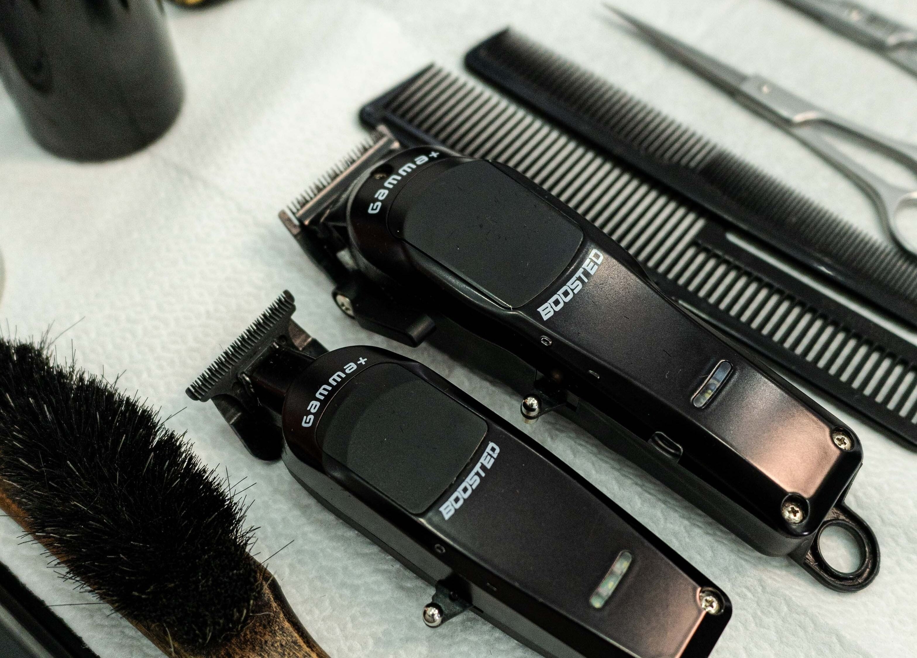 Strumenti professionali da barbiere a Lacca Gel & Fantasia, Tocco Caudio, Campania, IT.