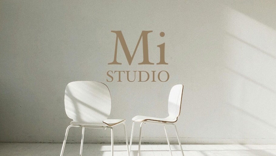 Minimalist chairs at Mi Studio, Pozuelo De Alarcón, Comunidad De Madrid, ES with soft light.
