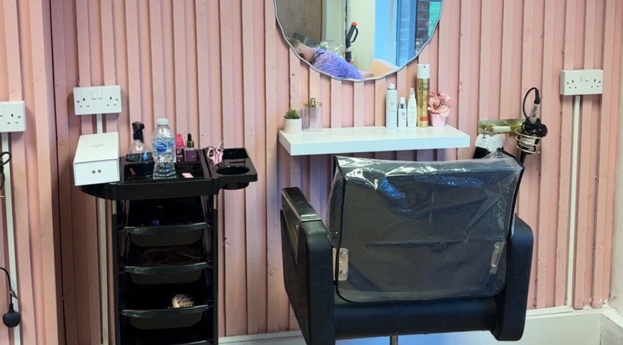 Stylish salon chair and mirror setup at The beauty cabin x in Sunderland, England, GB.