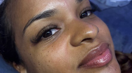 Extension de cils à LA TOUCHE SAÏA, Baie-mahault, Basse-terre, GP, offrant un regard intense.