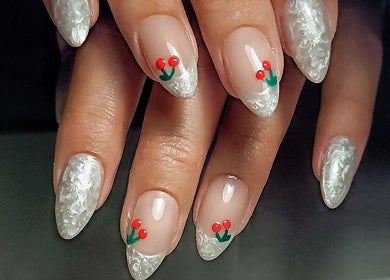 Manucure givrée de Noël réalisée chez Nellynail's, Saint-romain-de-jalionas, Auvergne-rhône-alpes, FR.