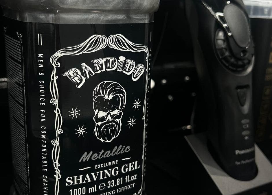 Dettaglio di gel da barba e rasoio a Carlu barber club, San Maurizio Canavese, Torino, IT.