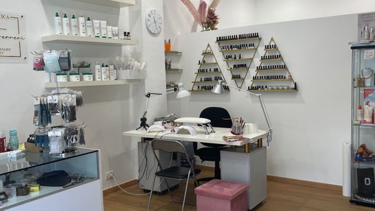 Mondo Cosmesi di Chiara Ferreri