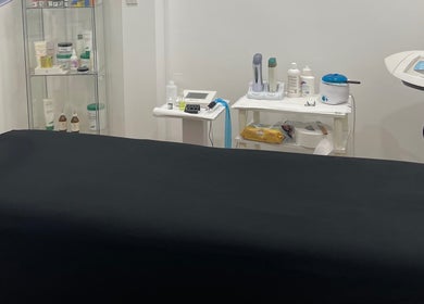 Sala trattamento a Mondo Cosmesi di Chiara Ferreri, Mussomeli, Sicilia, IT con attrezzature professionali.