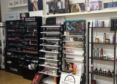 Prodotti di bellezza a Mondo Cosmesi di Chiara Ferreri, Mussomeli, Sicilia, IT, con vasta scelta di cosmesi.