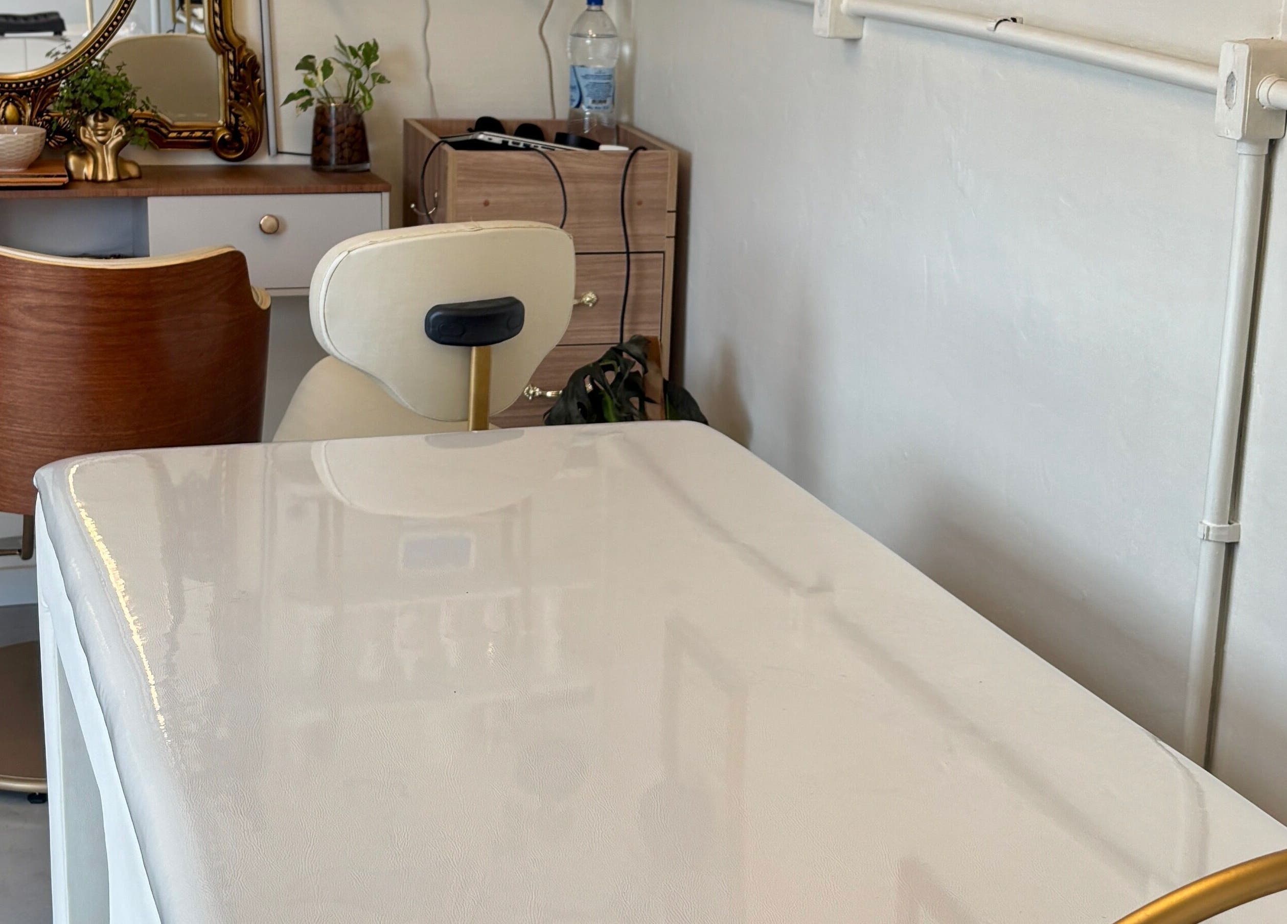 Sala de beleza e bem-estar no Atelliê 28, Santa Catarina, Santa Catarina, BR com decoração sofisticada.