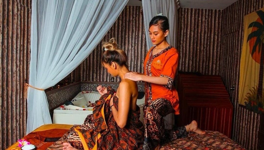 Relaxing massage at MOBILE SPA BY CIK SARAH, Rawang, Selangor, MY, with serene spa ambiance.