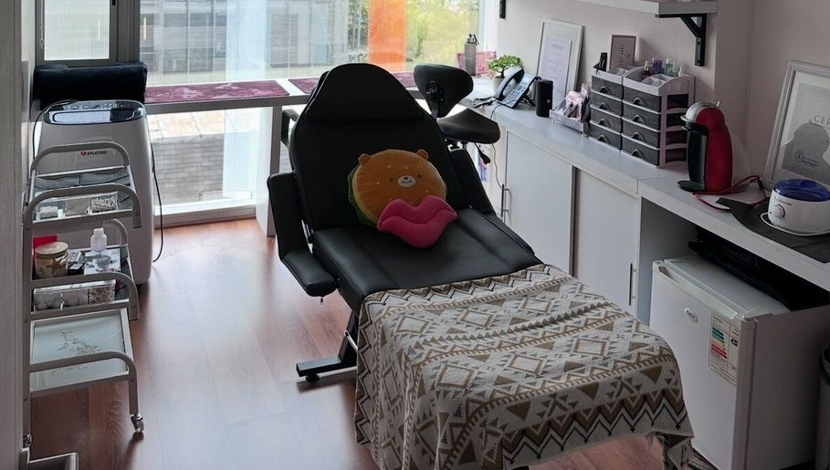 Sala de tratamiento en Carolina Guiñez Studio, Vitacura, Región Metropolitana, CL.