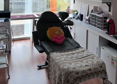 Sala de tratamiento en Carolina Guiñez Studio, Vitacura, Región Metropolitana, CL.