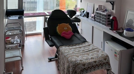 Sala de tratamiento en Carolina Guiñez Studio, Vitacura, Región Metropolitana, CL.