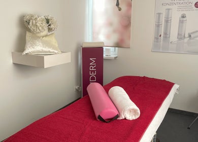 Entspannende Behandlungsliege bei Beauty Code - Kobido und Transbukkale Gesichtsmassage, Zürich, Zürich, CH.