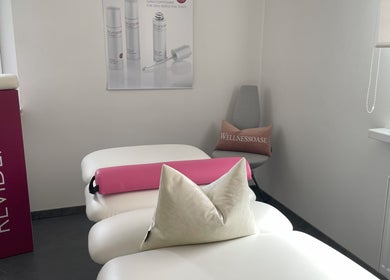 Behandlungsraum bei Beauty Code - Kobido und Transbukkale Gesichtsmassage in Zürich, Zürich, CH, mit luxuriöser Einrichtung.