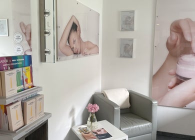 Lounge von Beauty Code - Kobido und Transbukkale Gesichtsmassage, Zürich, Zürich, CH, mit stilvollem Interieur.