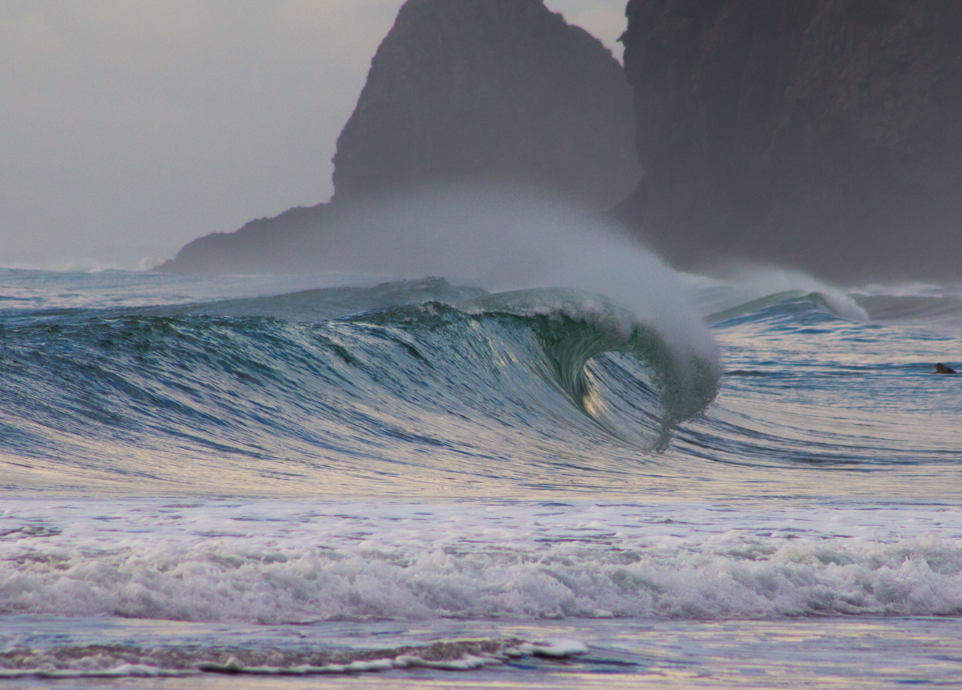 Ocean waves near Nails by Stephanie Rae, Whangaparāoa, Auckland, NZ. Tranquil seaside sight.