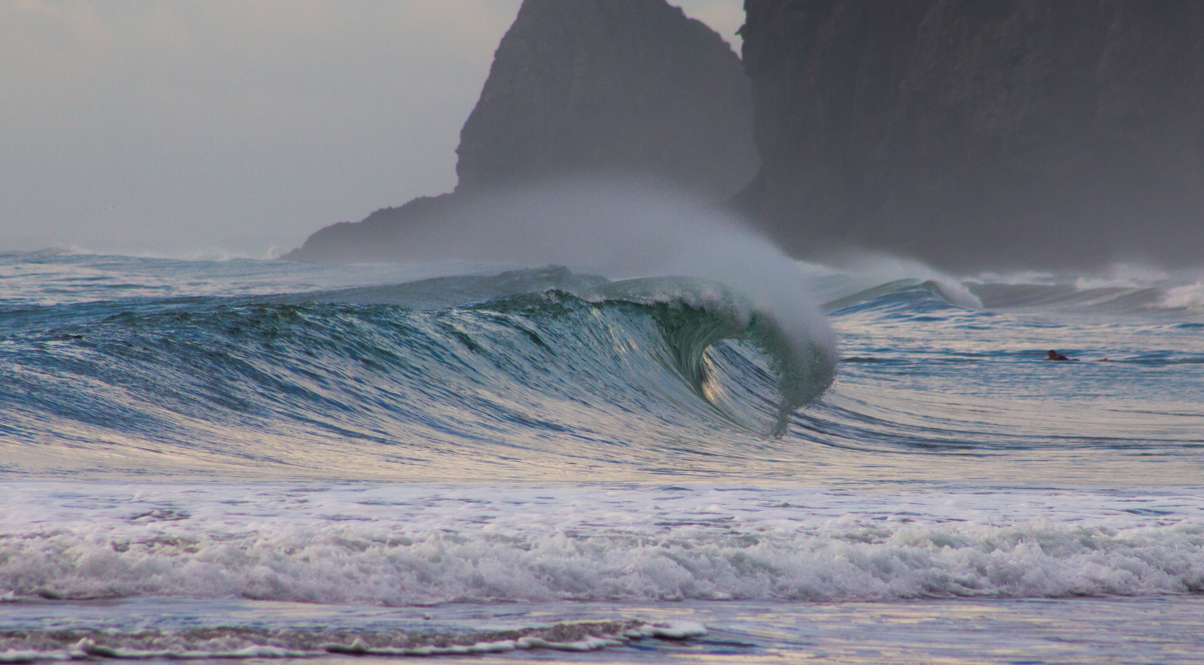 Ocean waves near Nails by Stephanie Rae, Whangaparāoa, Auckland, NZ. Tranquil seaside sight.