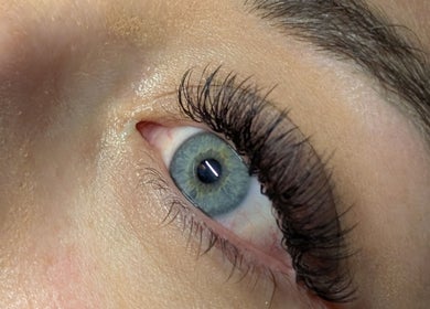 Élégantes extensions de cils à L Art Du Cils By Caroline, Issenheim, Grand Est, FR.