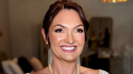 Smiling bride with elegant makeup by Beth Ritchie Makeup Artist in Peebles, Scotland, GB.