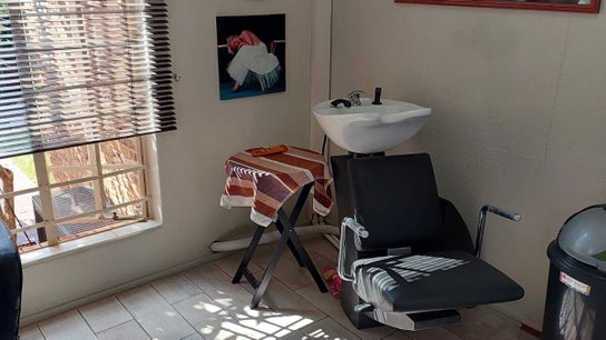 D's Hair Salon