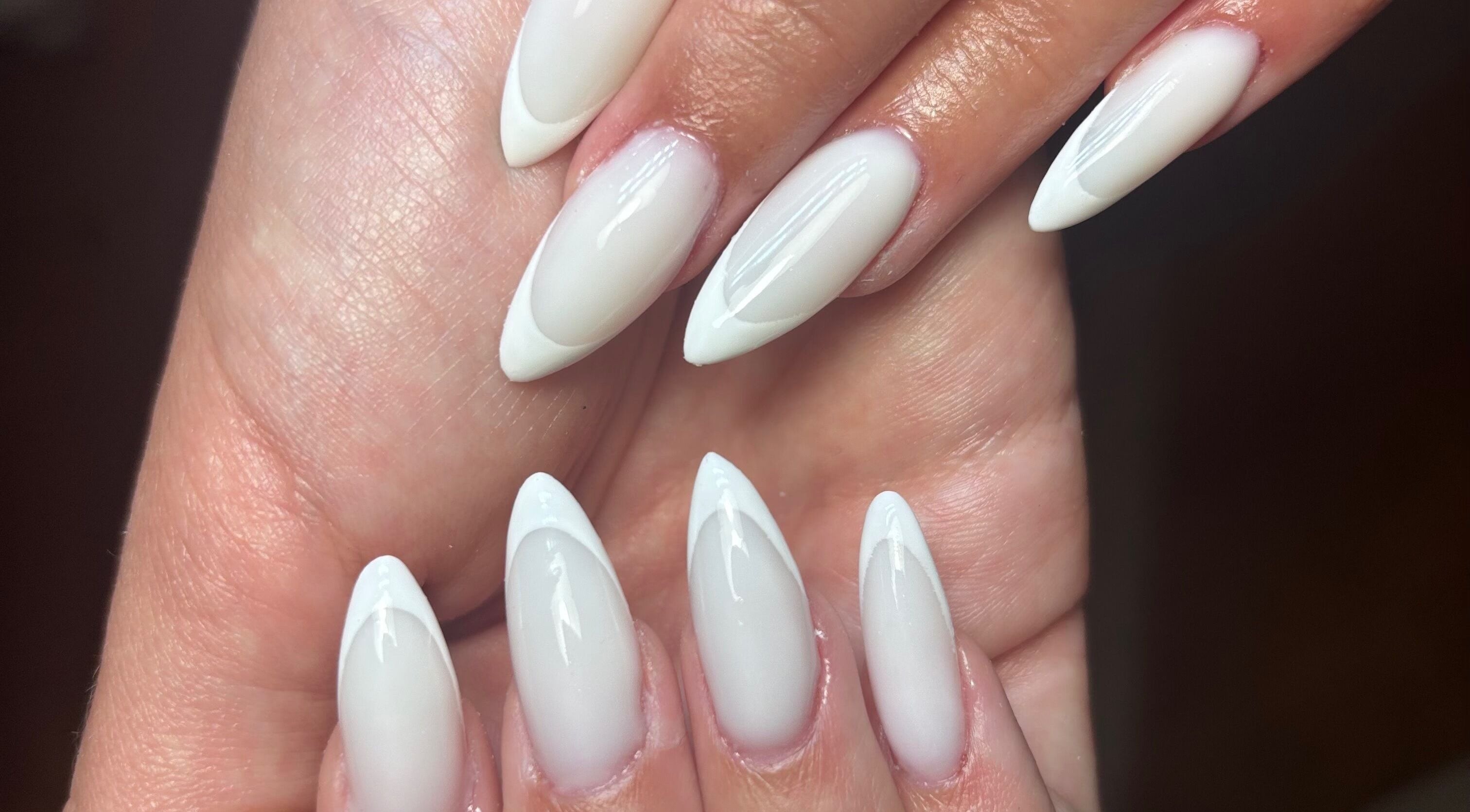 Ongles manucurés élégants chez Inails studio, Les Ulis, France, FR, offrant un style raffiné.