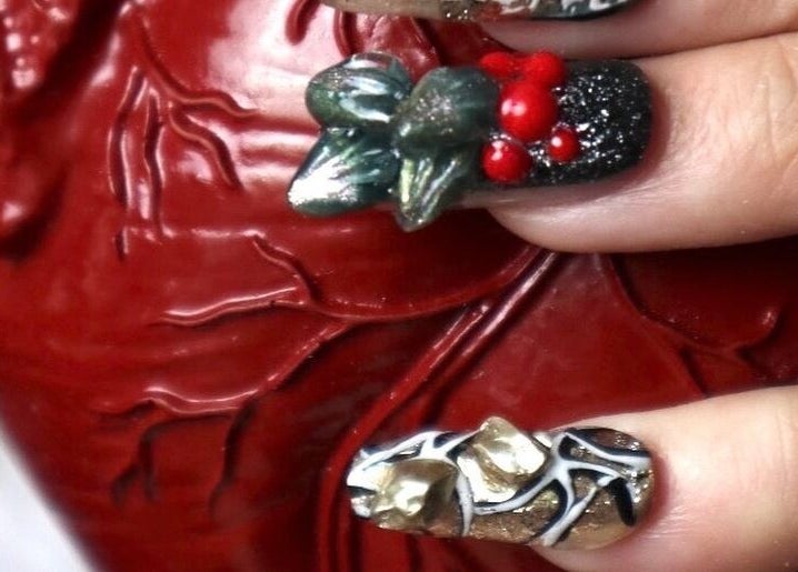 Intricate nail art with holiday theme at Nail Salon MEIKA (Nakameguro, Tokyo, Japan), Meguro-ku, 東京都, JP.