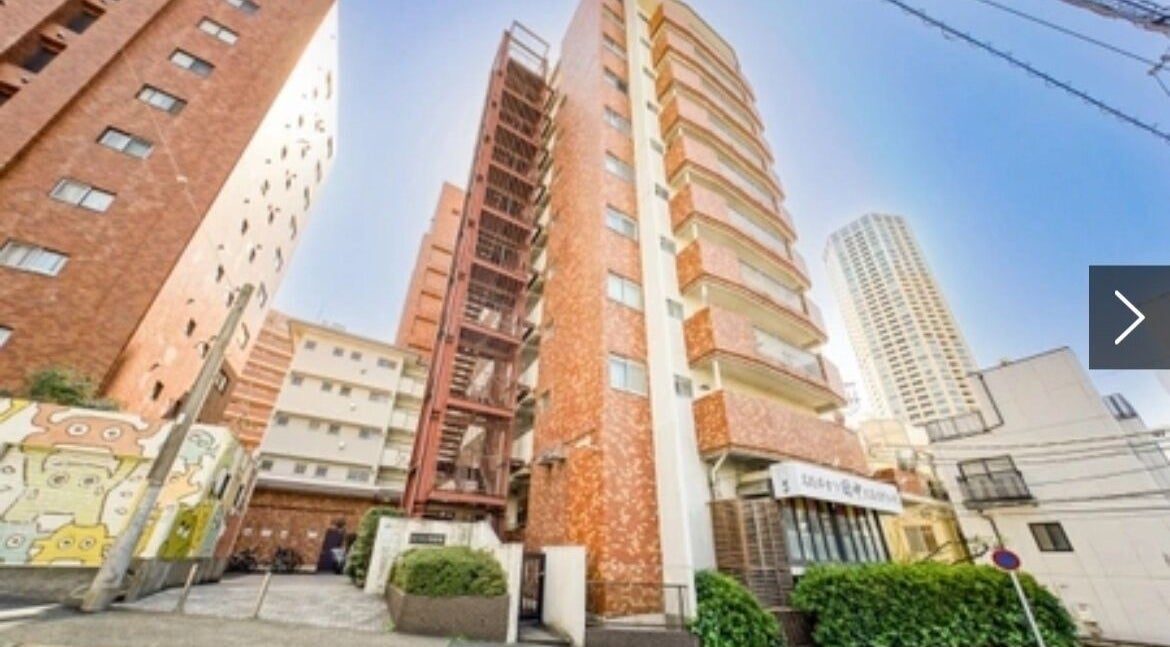 High-rise near Nail Salon MEIKA, Nakameguro, Tokyo, Meguro-ku, 東京都, JP, under clear sky.